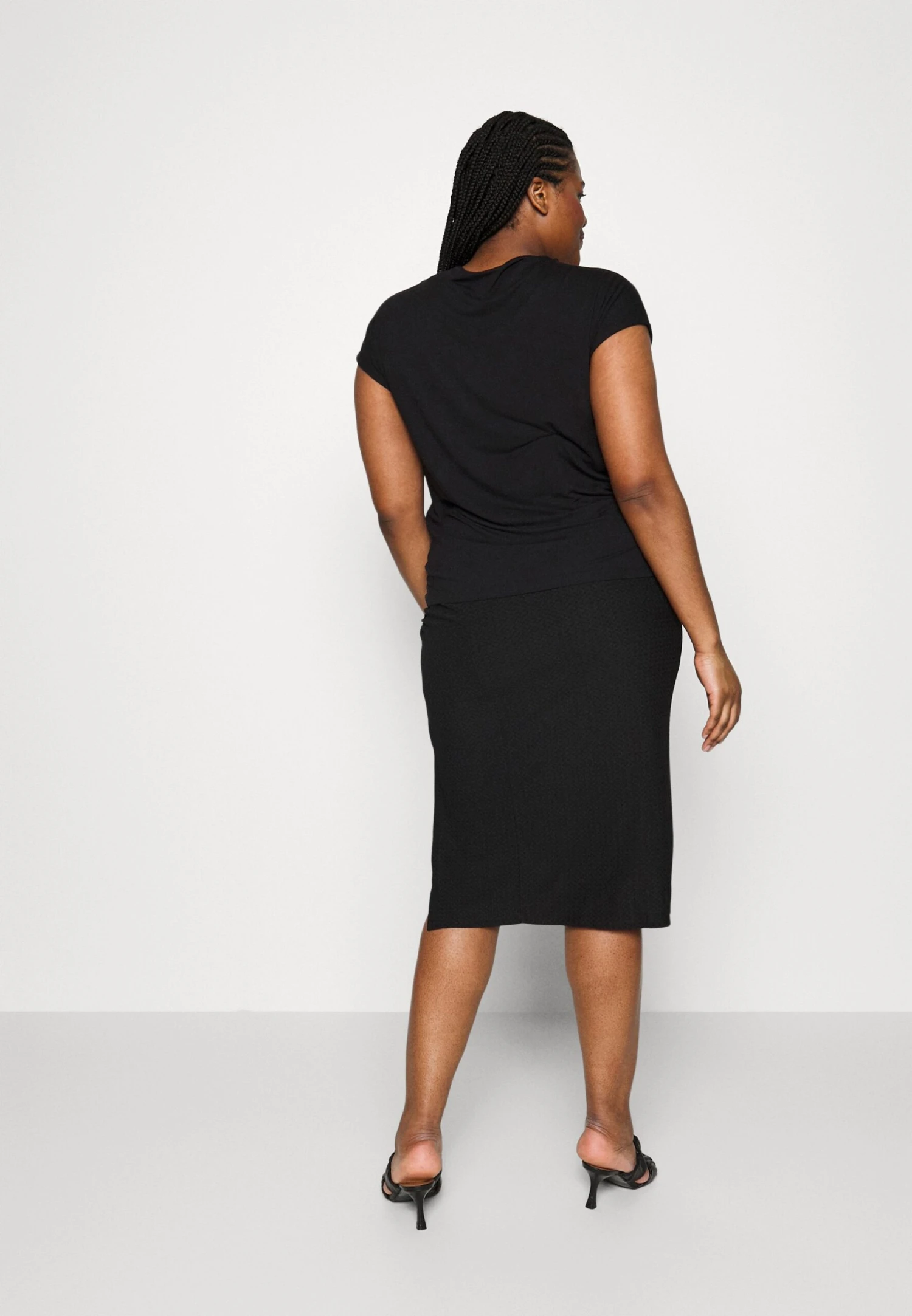 Vero Moda Curve Vmjona Skirt - Kokerrok - Black Solid 3 Vero Moda Curve Vmjona Skirt - Kokerrok - Black Solid - Afbeelding 3