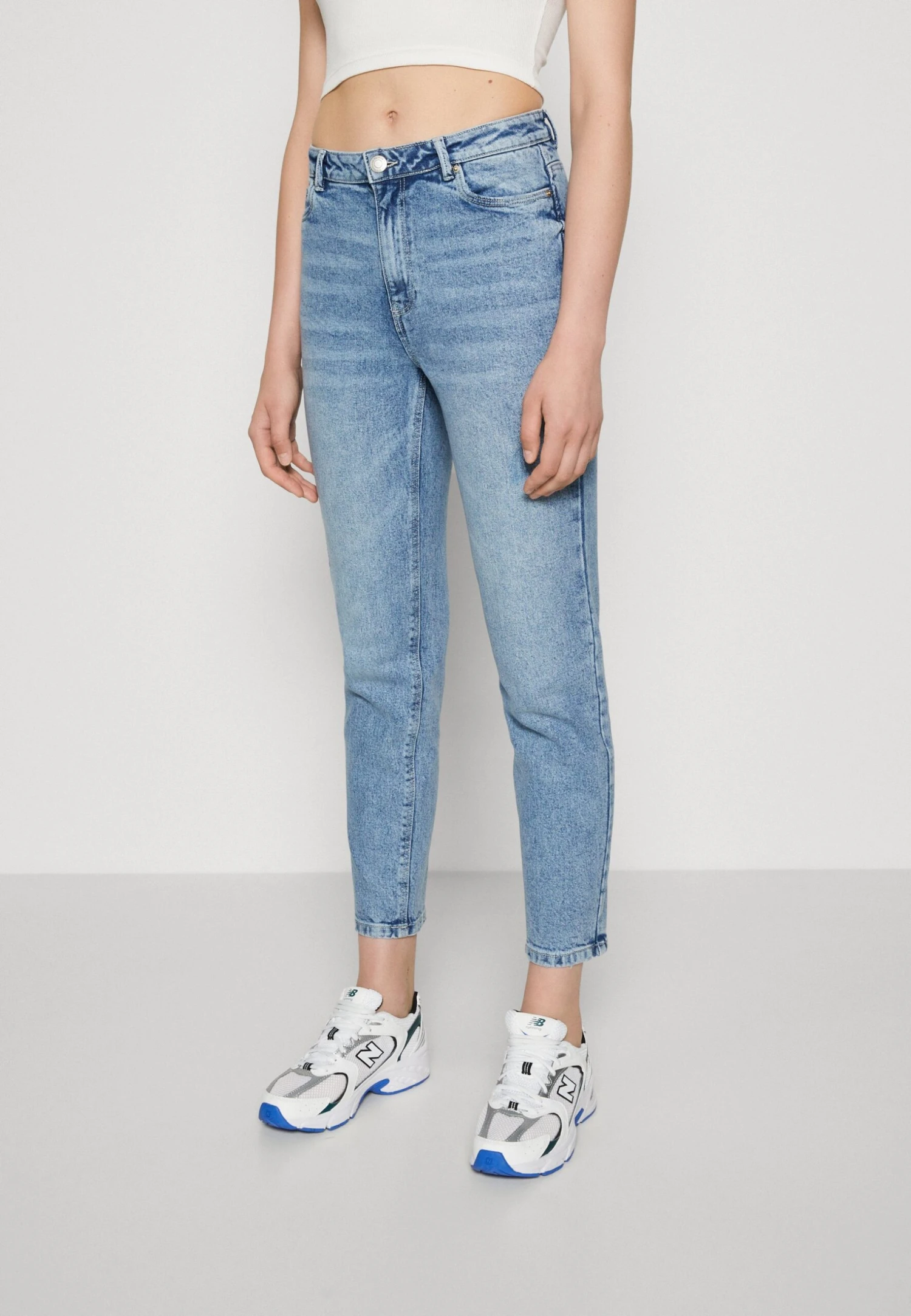 Vero Moda Vmlinda Mom - Jeans Tapered Fit - Light Blue Denim 1 Vero Moda Vmlinda Mom - Jeans Tapered Fit - Light Blue Denim