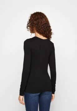 Vero Moda Tall Vmalberte V Neck - Longsleeve - Black -Vero Moda ff5ce0d01e044dc3bbdf4a4af705208a